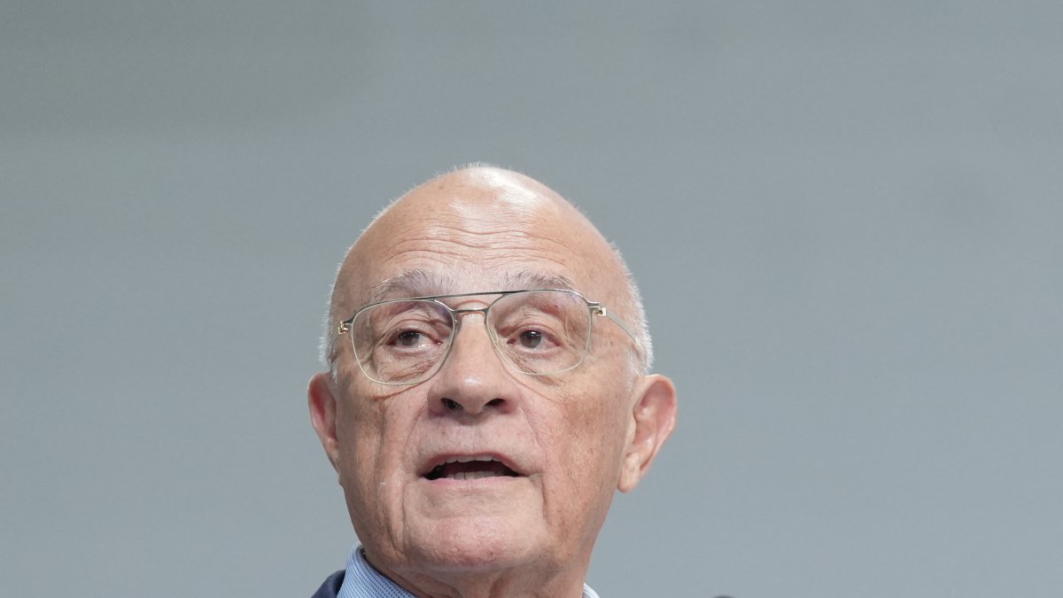 Josep Oliú: se cuentan "con los dedos de una mano" los accionistas vendedores de Sabadell en la OPA