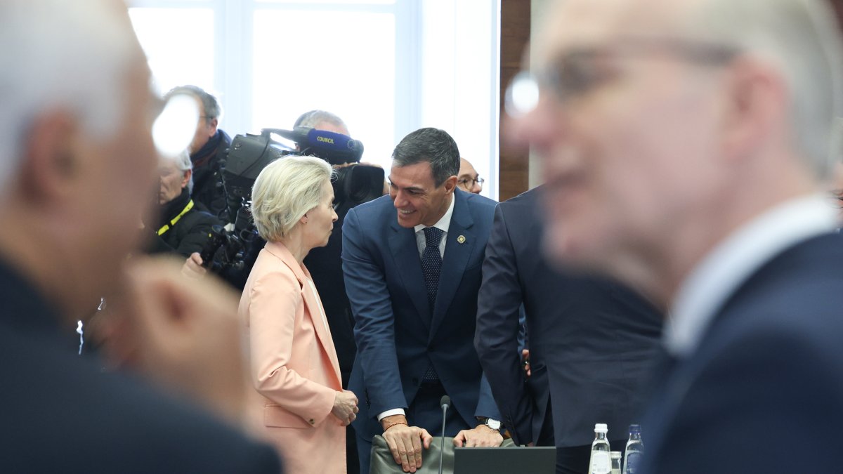Sánchez, el único líder en la UE que se atreve a hablar del "genocidio" de Israel: el PSOE "confía" en "abrir camino" pero de momento fracasa