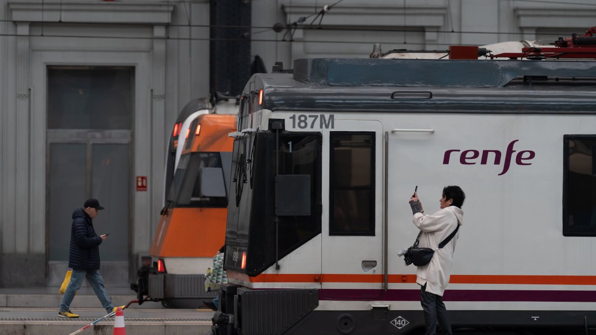 EN DIRECTO | La fuerza del PP en el Senado frena por el momento el traspaso "inmediato" y "completo" de Rodalies a Cataluña