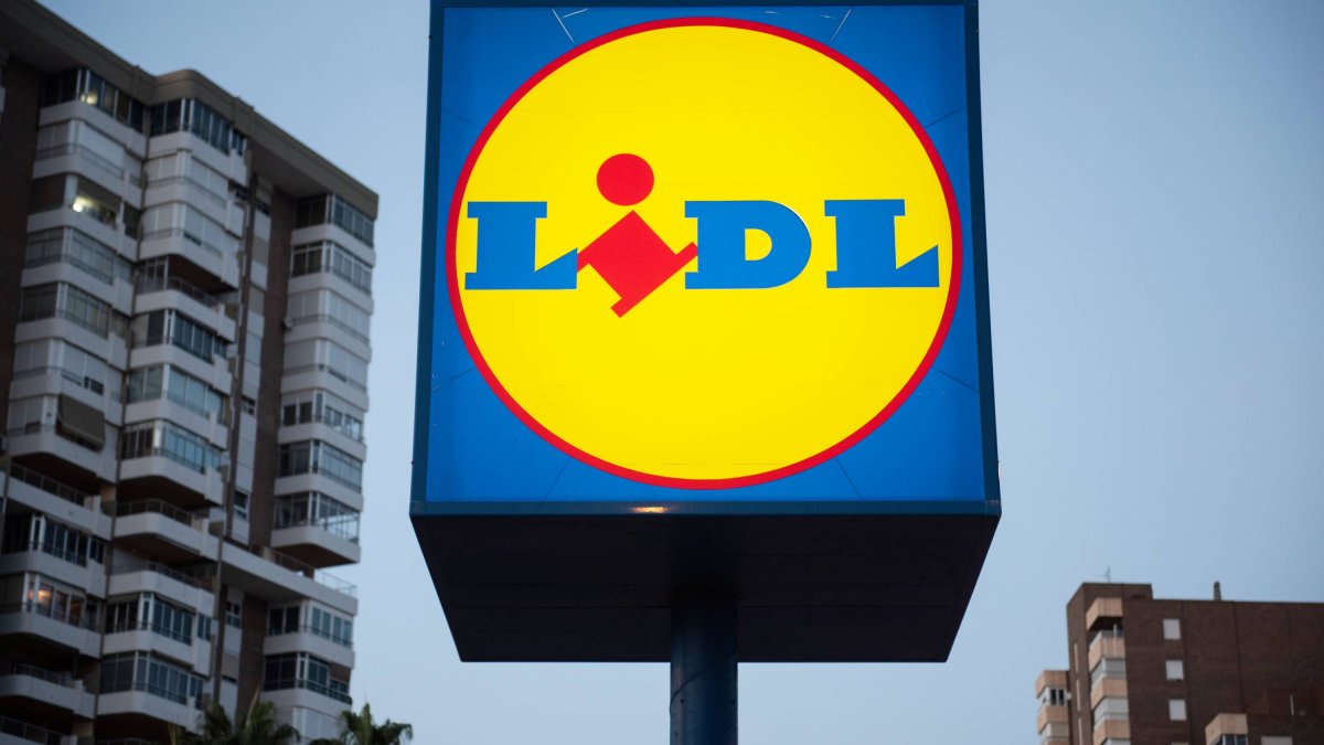 Colas en Lidl por unas zapatillas de Harry Potter que ya vuelan de los estantes