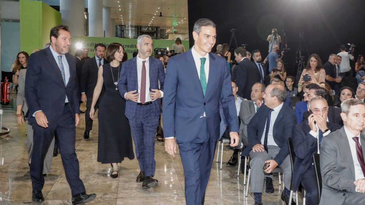 Sánchez evita a la Generalitat y la Diputación en Alicante y se monta un acto del PSOE para anunciar inversiones del Gobierno