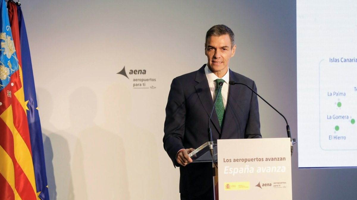 Sánchez anuncia una inversión que no existe: 13.000 millones para aeropuertos ¡Qué hará otro Gobierno en 2027!