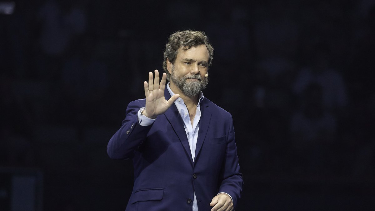 EN DIRECTO |El PP celebra la "vuelta" de Espinosa de los Monteros con recado incluido a Vox