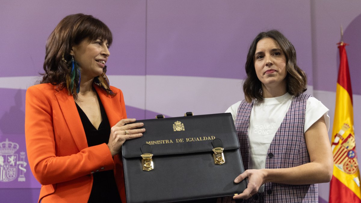 "100% mentiras y 0% de gestión a favor de las mujeres": el escándalo de las pulseras antimaltrato se convierte en el nuevo 'solo sí es sí' de Sánchez