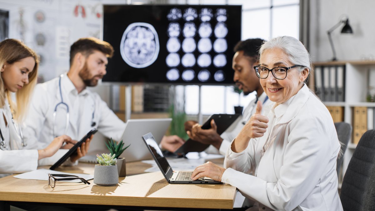 7 pequeños gestos que los neurólogos recomiendan para cuidar tu cerebro