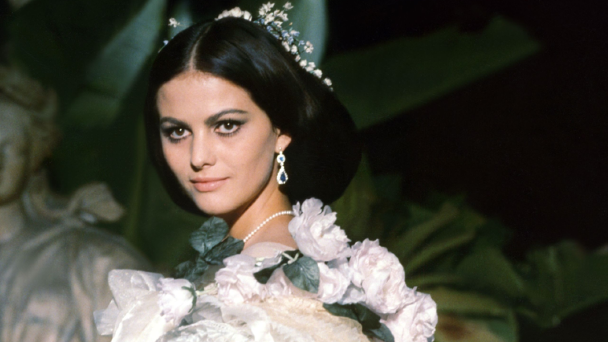 Adiós a Claudia Cardinale: del secreto que amargó su juventud a su visita en minifalda al Vaticano