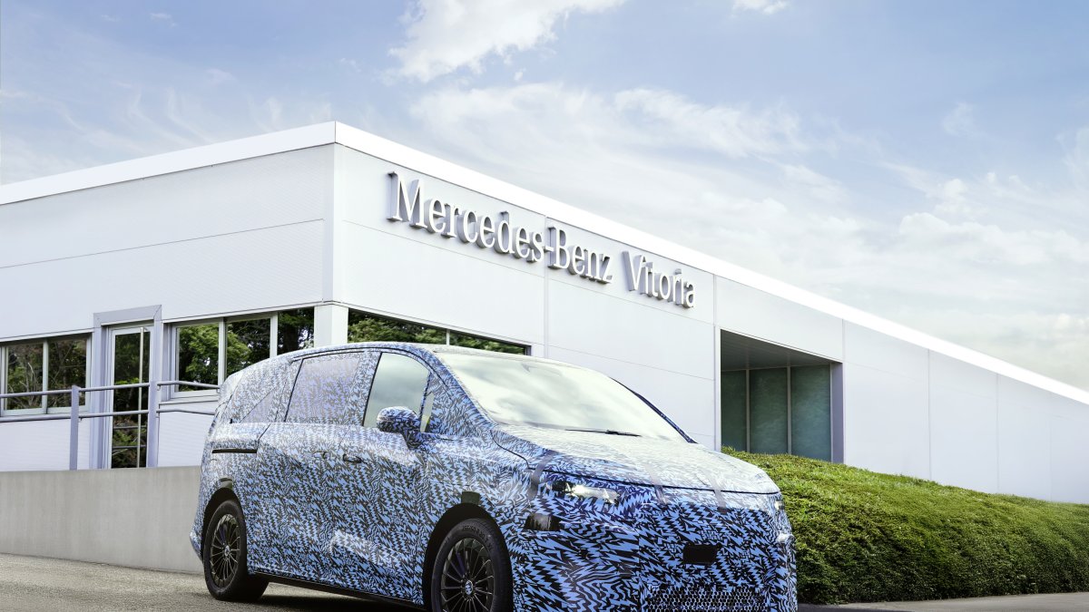 Mercedes-Benz inicia en Vitoria la producción en preserie de su nuevo VLE totalmente eléctrico