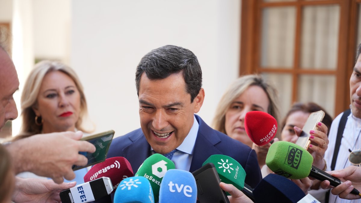 Juanma Moreno le devuelve el golpe a Turull (Junts) con otra rebaja fiscal: "Lo siento, independentistas"