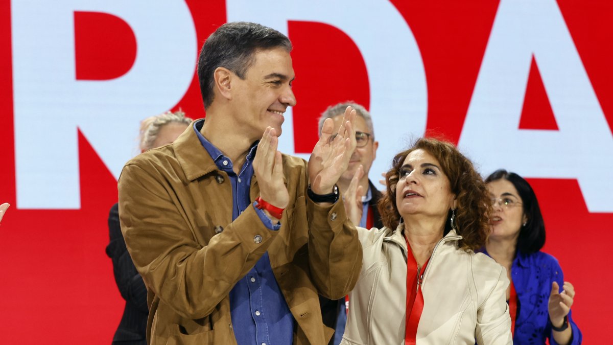 Junts golpea al PSOE otra vez: mata las pocas opciones de María Jesús Montero en Andalucía