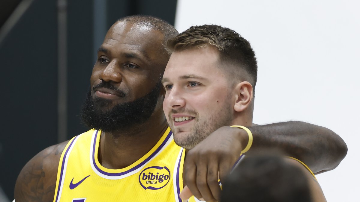 Doncic y LeBron inician su sociedad estelar