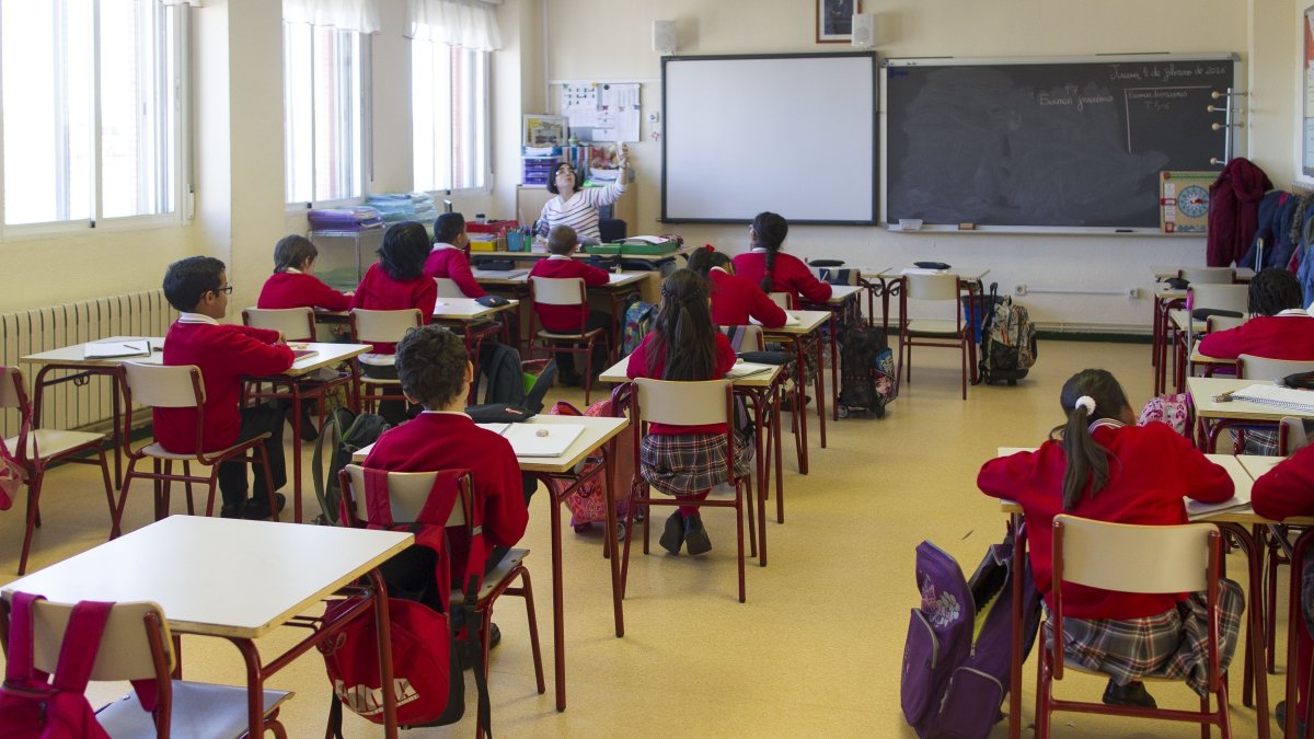 El paro baja en 4.846 personas en septiembre por construcción y servicios