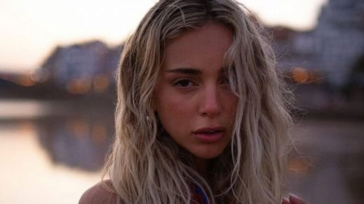 El desnudo integral de Ana Mena para poder "respirar" echa unos cuantos años encima a Miki Nadal