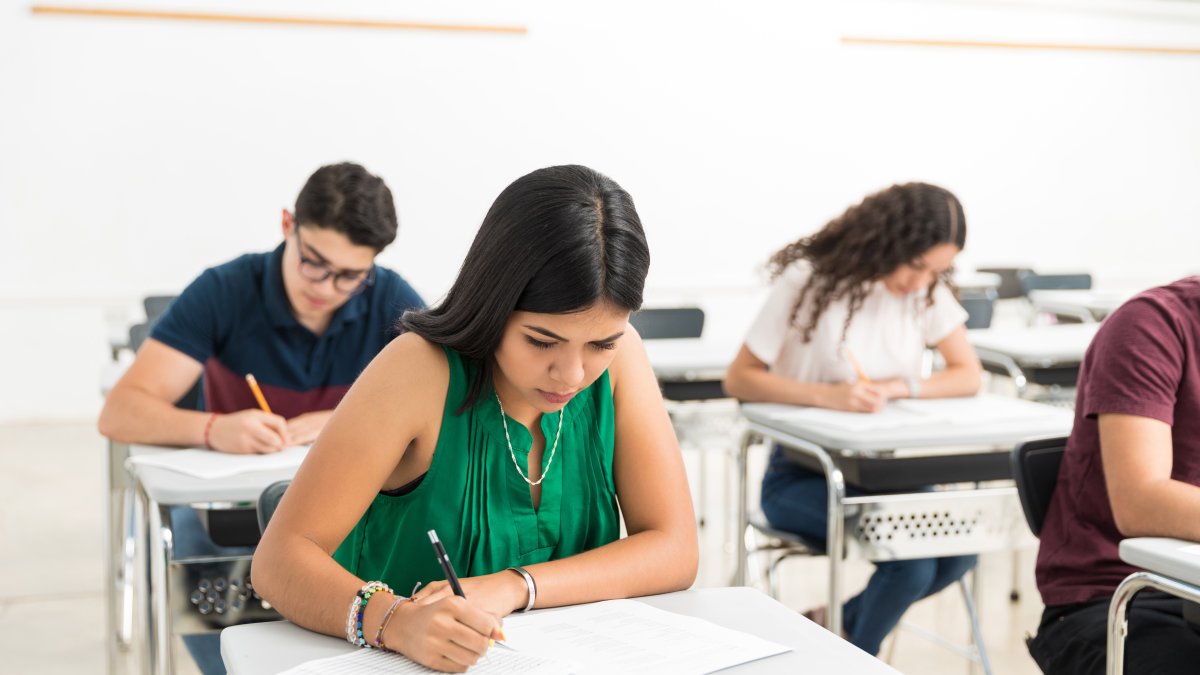 Según la DGT, el examen teórico de conducir puede incluir nuevas señales desde octubre
