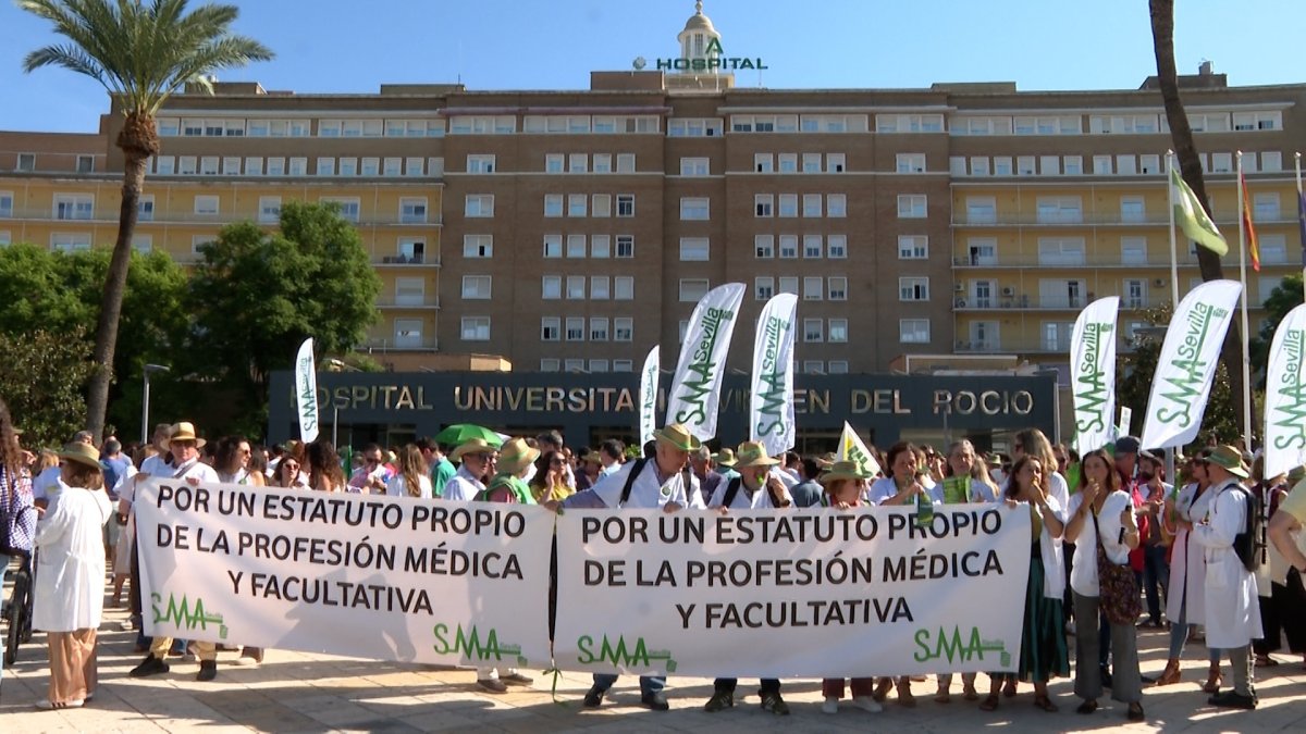 Huelga de médicos en Sevilla.
EMILIO LÓPEZ - EUROPA PRESS
03/10/2025