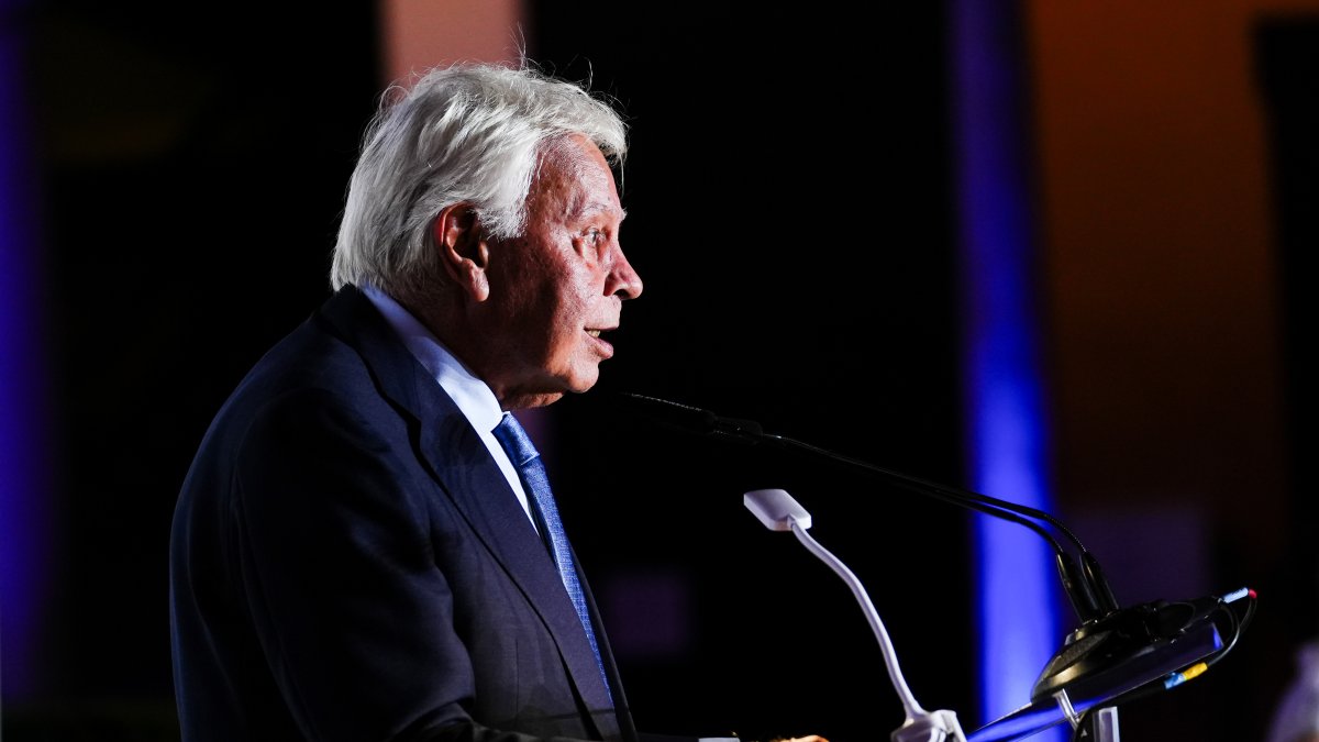 Felipe González desmonta a Sánchez con doce verdades incómodas sobre su gestión