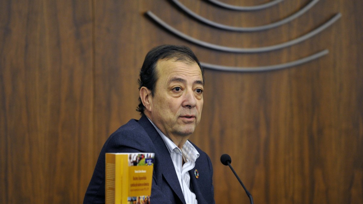 Fallece Guillermo Fernández Vara, expresidente socialista de Extremadura