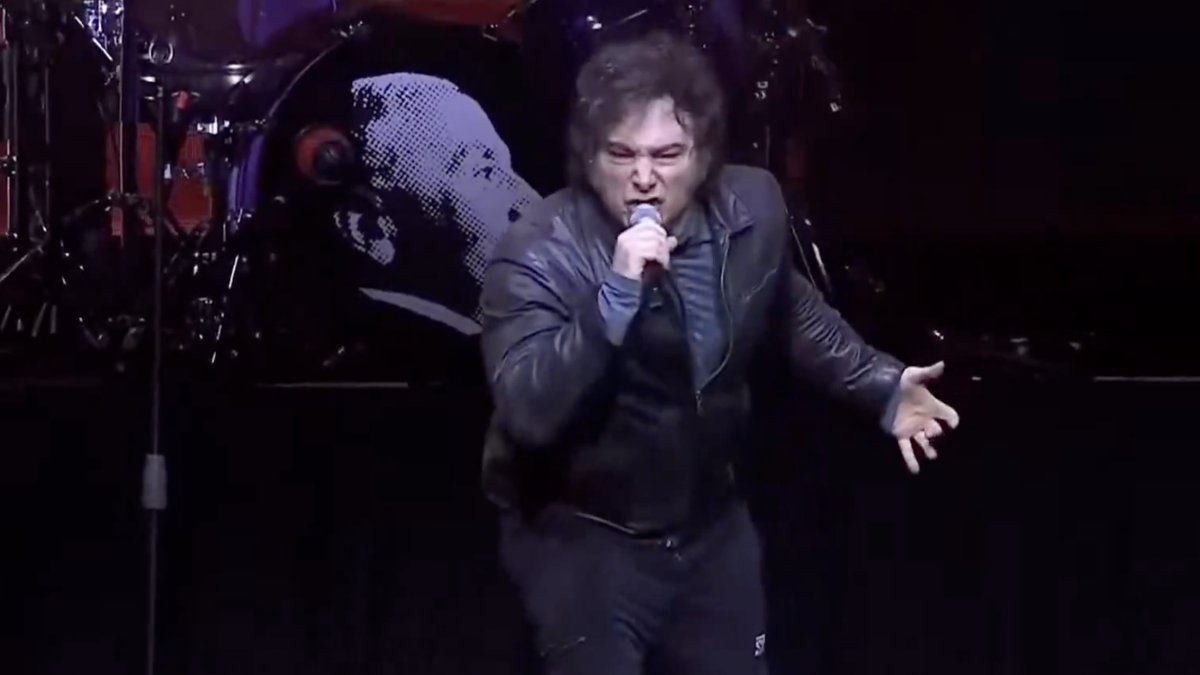 Milei se desata con Libre de Nino Bravo en versión rock y cuero y enloquece a la izquierda