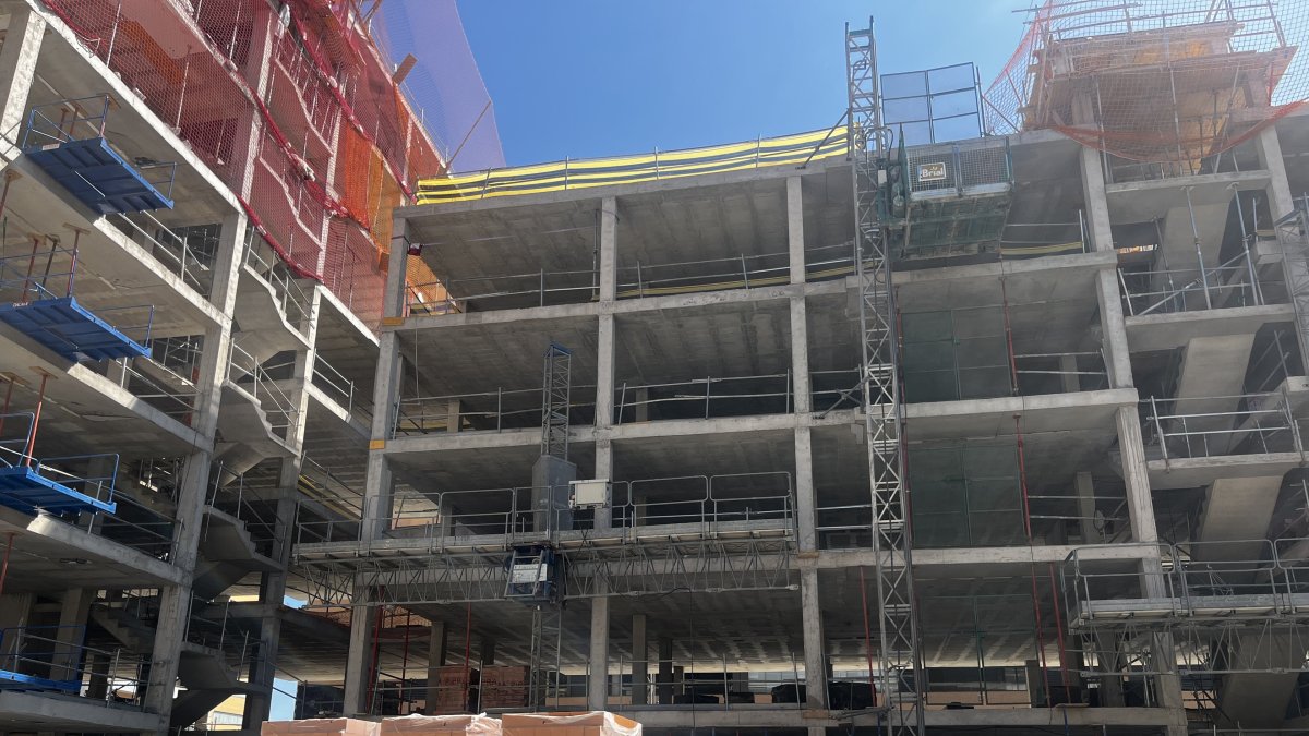 Comprar vivienda roza niveles de 2007 y los expertos avisan de riesgo de 'burbuja' regional