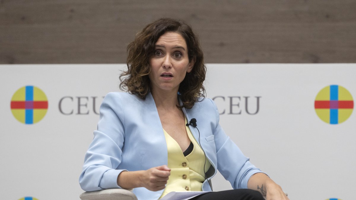 Ayuso plantará cara al golpe del Gobierno a las universidades privadas: irá a la justicia para que "no pisoteen la libertad educativa"