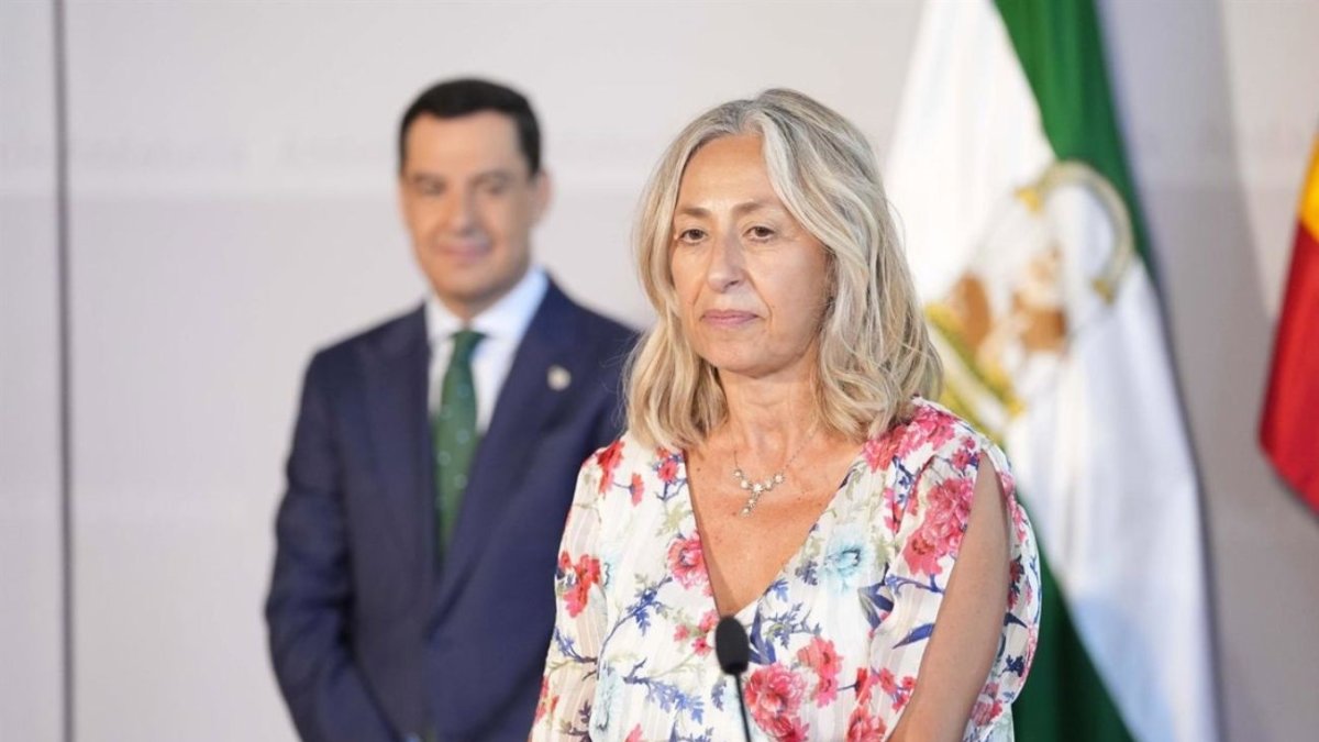 Juanma Moreno anuncia la dimisión de la consejera de Salud y una "renovación profunda" del SAS