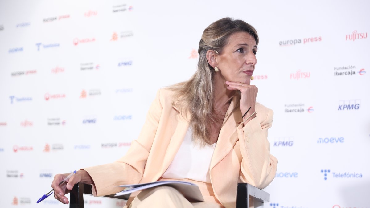 Díaz amplia el permiso por fallecimiento hasta 10 días y anuncia nuevo permiso por cuidado paliativo