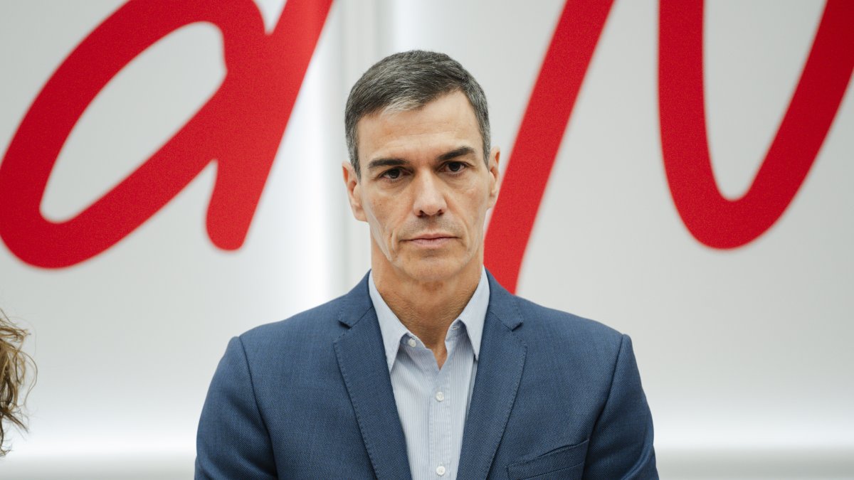 Sánchez difunde bulos sobre el aborto y Feijóo se lo deja claro: "Deja de meter miedo con falsedades"