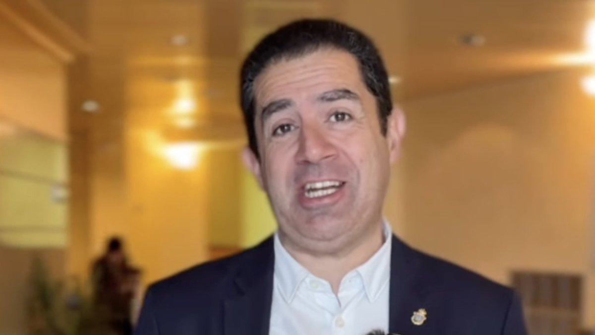 El alcalde del PSOE de Alcoy dinamita el 9 d'Octubre: pregón con "hablamos catalán" e "idiotas" al PP