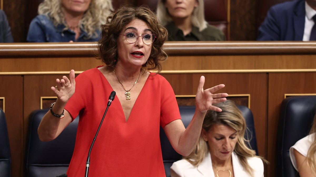 El Gobierno veta la ley asturiana de ayudas por ataques de lobos y otra extremeña de la tasa nuclear