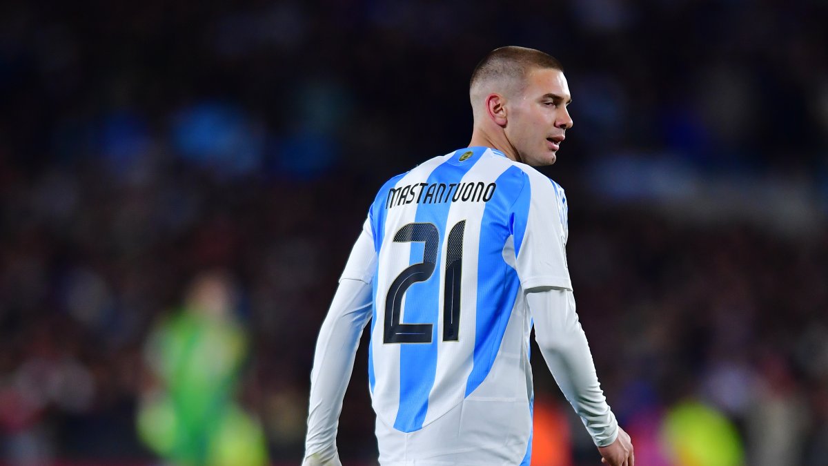 Mastantuono se despide de Argentina vuelve lesionado a Madrid