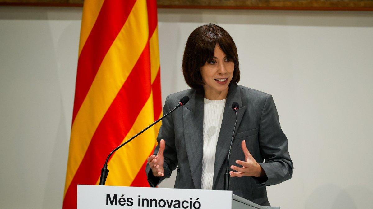 Diana Morant insiste en pedir elecciones y le colorean la cara: "si lo sondeos dicen que no ganas ni a las canicas"