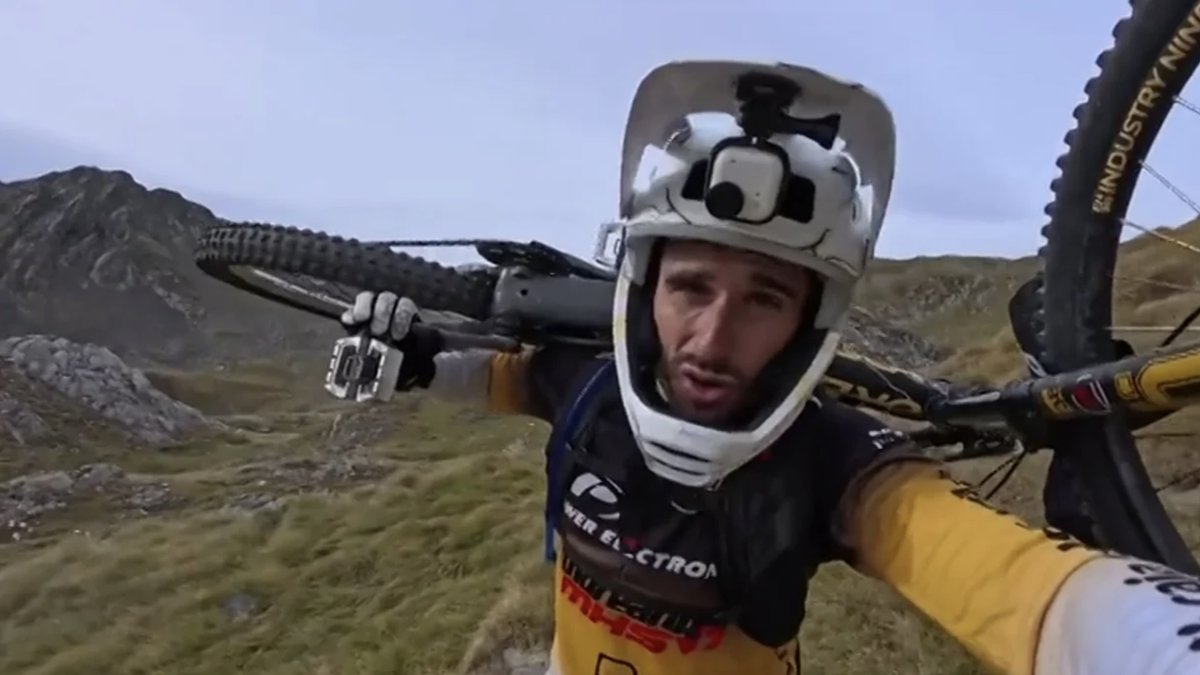 El valenciano Borja Pérez hace historia: gana la carrera de cicloalpinismo más importante de Europa