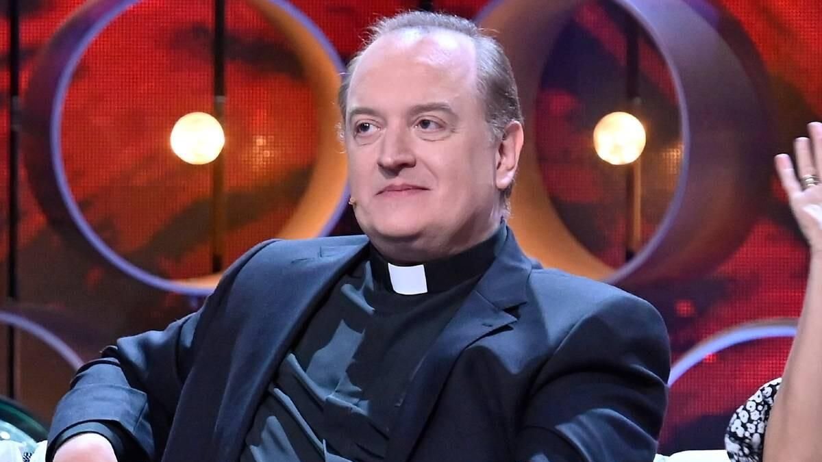 El Padre Apeles, leyenda de la era friki de Telecinco, "resucita" para salvar a Tamara Falcó de la quema