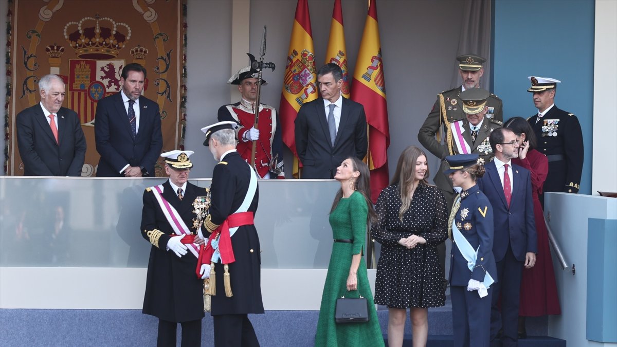Ni tres palabras: Doña Letizia deja claro a Pedro Sánchez que con “sus hijas no se juega”
