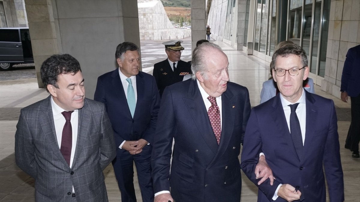 Tremendo lío entre el Emérito, el PP y el Rey Felipe por el ‘cordón sanitario’ de Casa Real