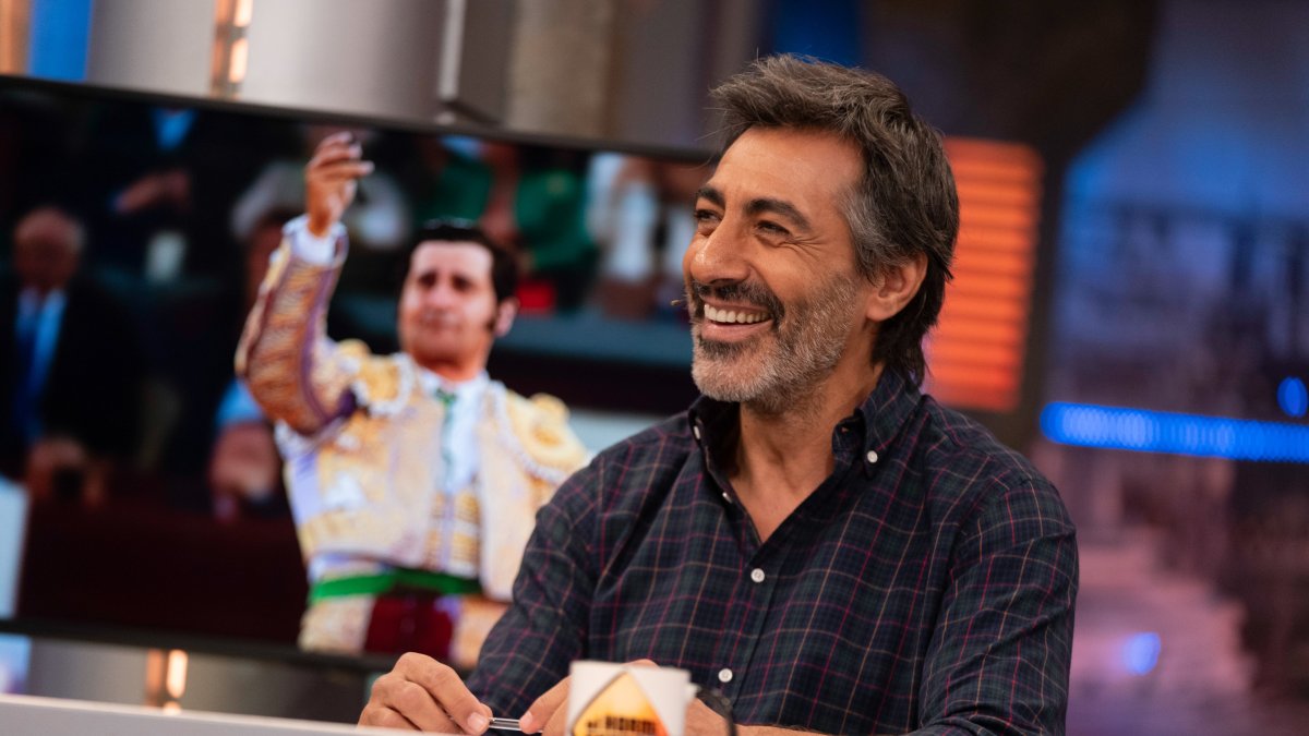 Juan del Val desmonta el baño y masaje que Pedro Sánchez se dio en la SER