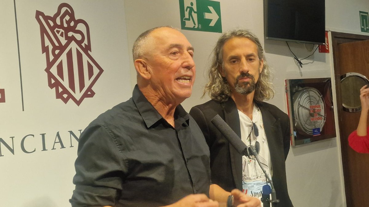 "Has venido más gordito de Auschwitz": el 'cálido' recibimiento al diputado de la flotilla en Les Corts
