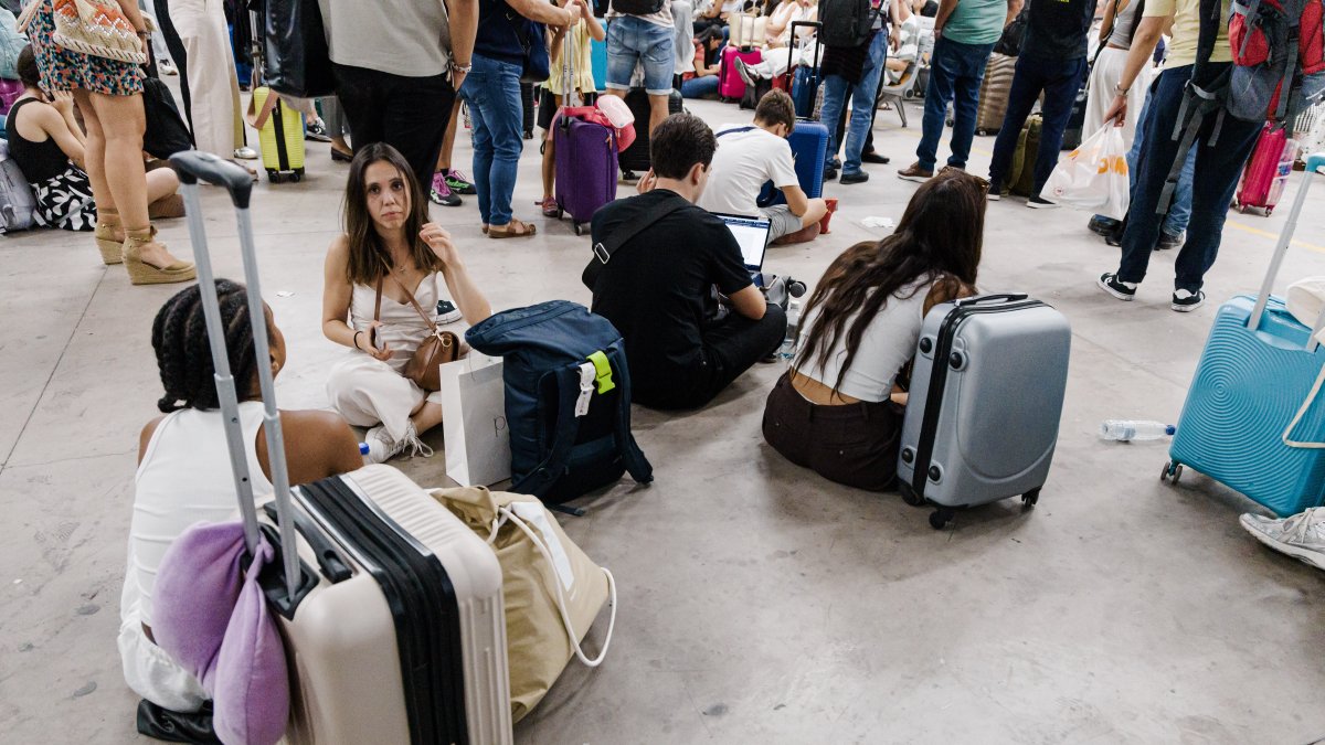 Los pasajeros del AVE entre Sevilla y Córdoba sufren de nuevo retrasos de hasta 40 minutos