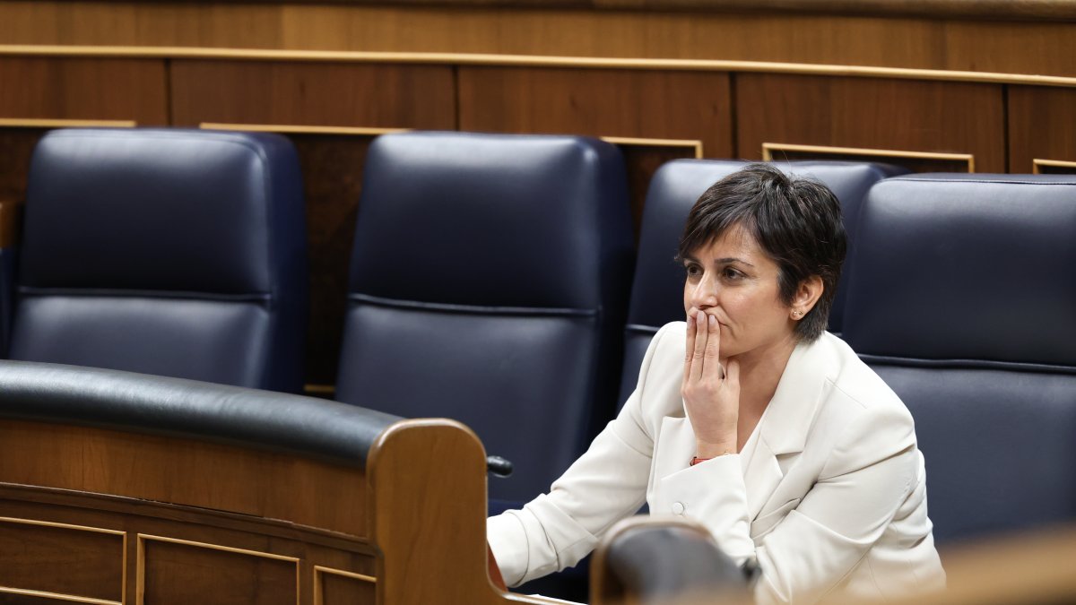 Indignación con la 'solución' de la ministra de Vivienda: "ponemos un teléfono gratuito para empoderar a la gente"