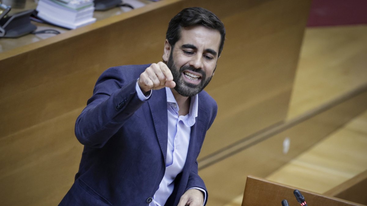 El portavoz del PSPV, José Muñoz, en Las Cortes Valencianas