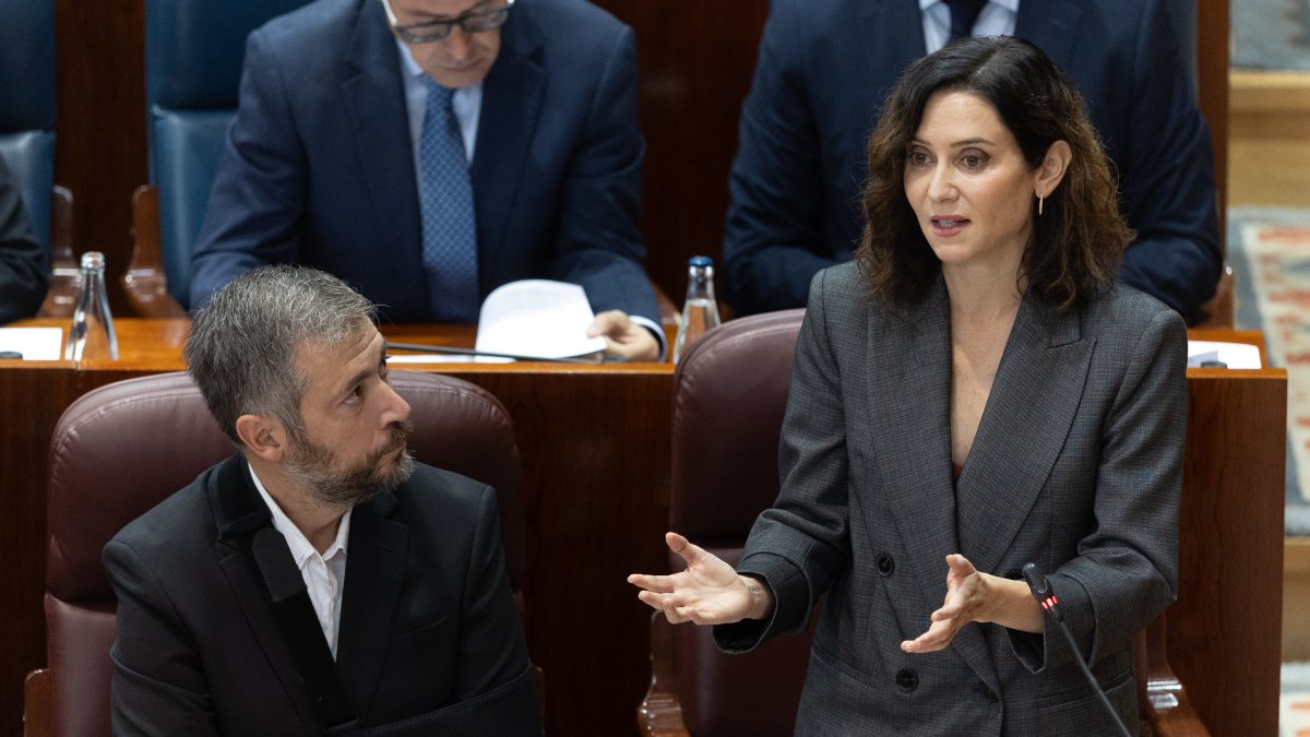 Ayuso destroza al PSOE con una lista de 23 mentiras en un minuto: "hablan de todo para tapar las chistorras y las prostitutas"