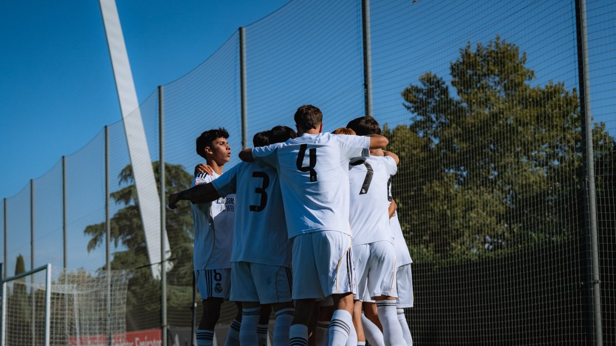 El Juvenil golea en casa