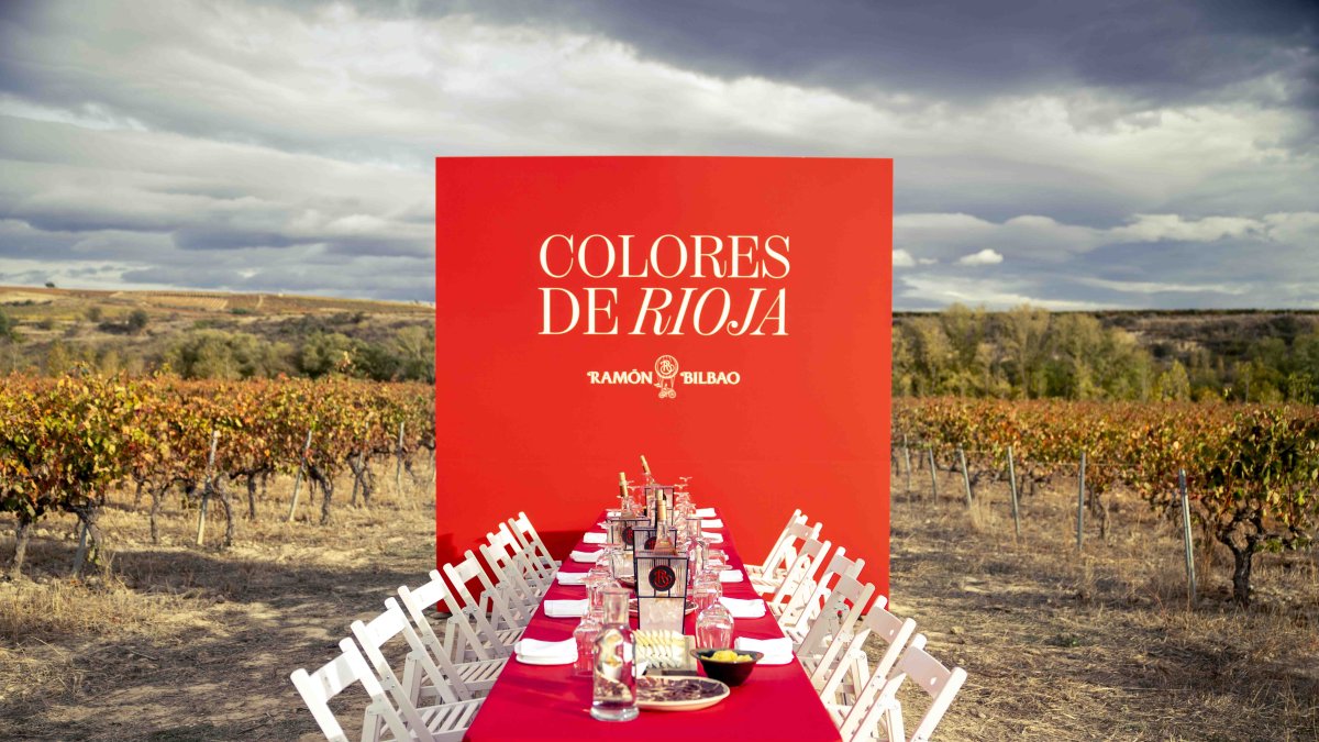 Ramón Bilbao brinda por los Colores de Rioja