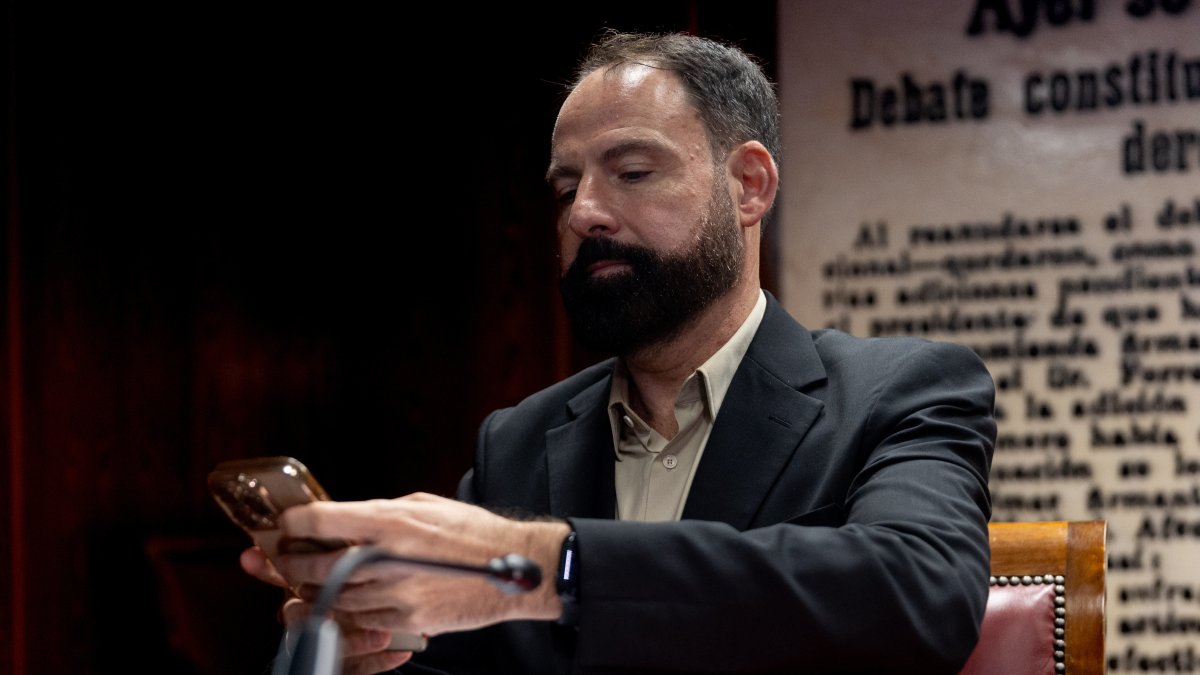 El exgerente del PSOE y Presidente de ENUSA, Mariano Moreno Pavón, durante su comparecencia en la Comisión del Senado del caso Koldo.