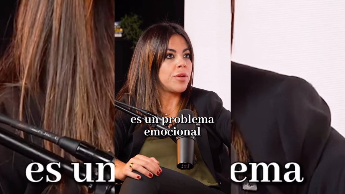 Laura Encina, experta en finanzas personales, explica cómo muchas decisiones de consumo nacen de carencias emocionales y no de necesidades reales.