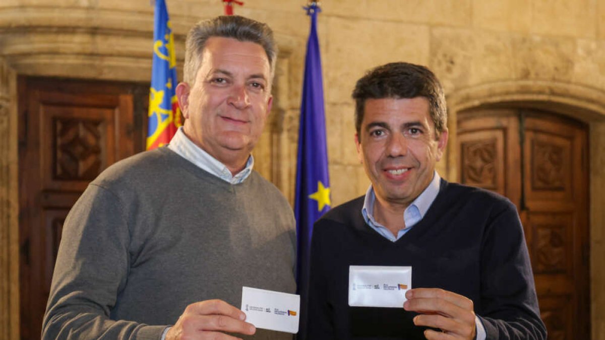 El conseller de Infraestructuras, Vicente Martínez Mus, y Carlos Mazón