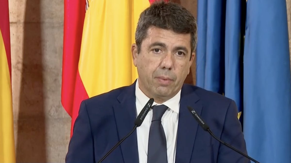 El presidente de la Generalitat Valenciana, Carlos Mazón, anuncia su dimisión