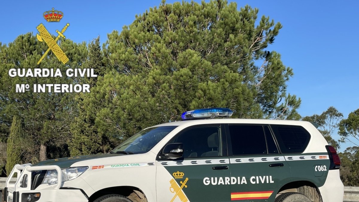Coche de la Guardia Civil de Huelva.
R