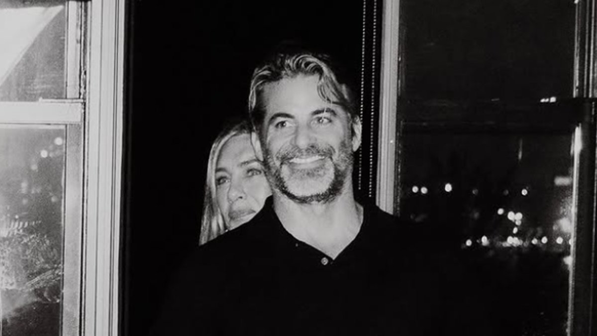 
                ¿Quién es Jim Curtis, el novio de Jennifer Aniston?
             