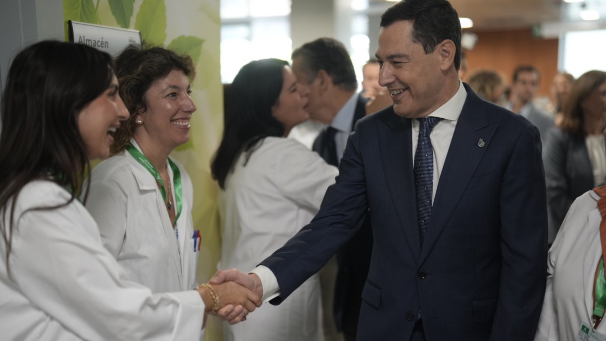 Juanma Moreno inaugura un nuevo centro de salud en Marbella