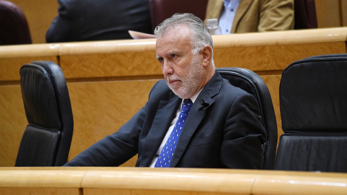 El ministro de Política Territorial y Memoria Democrática, Ángel Víctor Torres, durante una sesión de control al Gobierno en el Senado.